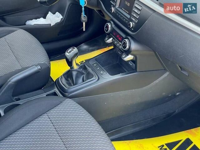 Білий Кіа Rio X-Line, об'ємом двигуна 1.6 л та пробігом 99 тис. км за 12600 $, фото 47 на Automoto.ua