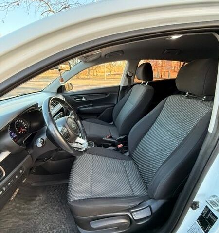Білий Кіа Rio X-Line, об'ємом двигуна 1.6 л та пробігом 46 тис. км за 15600 $, фото 22 на Automoto.ua