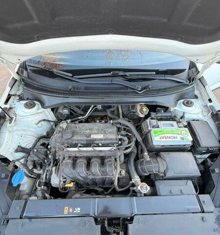 Білий Кіа Rio X-Line, об'ємом двигуна 1.6 л та пробігом 46 тис. км за 15600 $, фото 13 на Automoto.ua