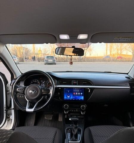 Білий Кіа Rio X-Line, об'ємом двигуна 1.6 л та пробігом 46 тис. км за 15600 $, фото 19 на Automoto.ua
