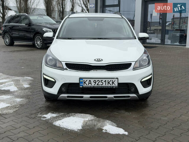 Белый Киа Rio X-Line, объемом двигателя 1.6 л и пробегом 82 тыс. км за 15999 $, фото 2 на Automoto.ua