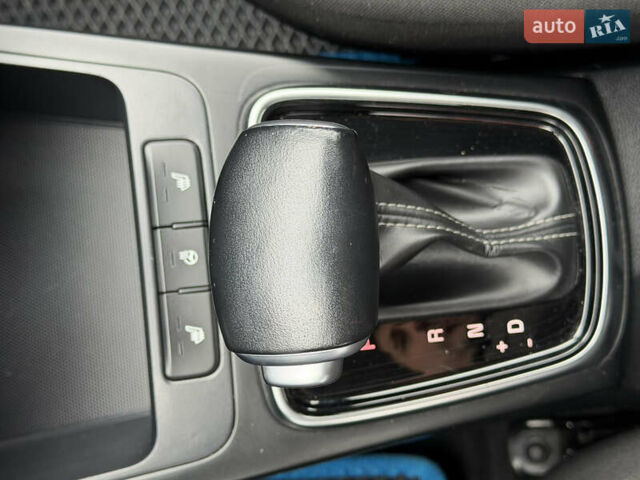 Белый Киа Rio X-Line, объемом двигателя 1.6 л и пробегом 82 тыс. км за 15999 $, фото 19 на Automoto.ua