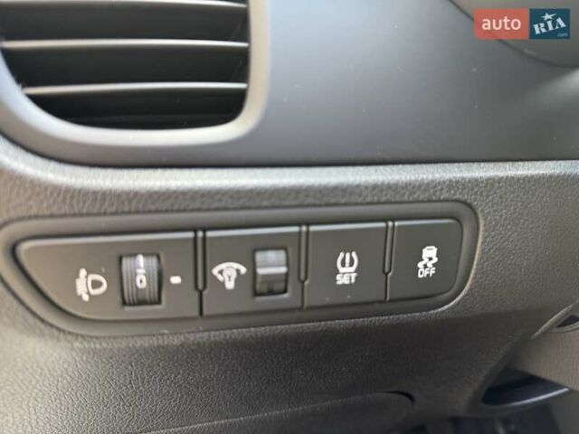 Белый Киа Rio X-Line, объемом двигателя 1.59 л и пробегом 36 тыс. км за 16500 $, фото 27 на Automoto.ua