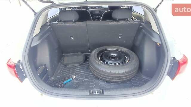 Белый Киа Rio X-Line, объемом двигателя 1.6 л и пробегом 105 тыс. км за 14800 $, фото 23 на Automoto.ua