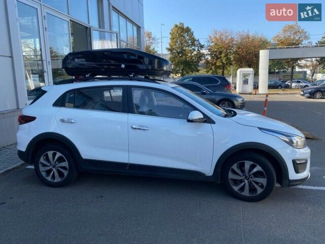 Білий Кіа Rio X-Line, об'ємом двигуна 1.6 л та пробігом 68 тис. км за 18500 $, фото 3 на Automoto.ua