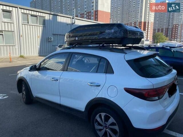 Білий Кіа Rio X-Line, об'ємом двигуна 1.6 л та пробігом 68 тис. км за 18500 $, фото 2 на Automoto.ua