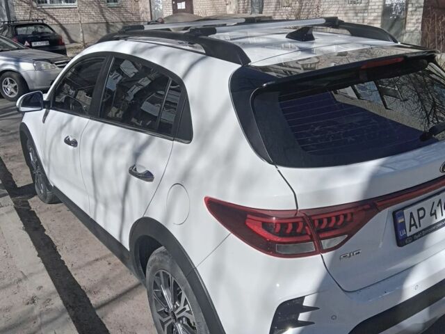 Білий Кіа Rio X-Line, об'ємом двигуна 1.6 л та пробігом 47 тис. км за 18200 $, фото 1 на Automoto.ua