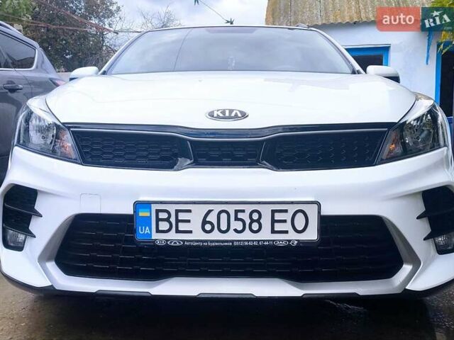 Білий Кіа Rio X-Line, об'ємом двигуна 1.59 л та пробігом 26 тис. км за 17500 $, фото 8 на Automoto.ua