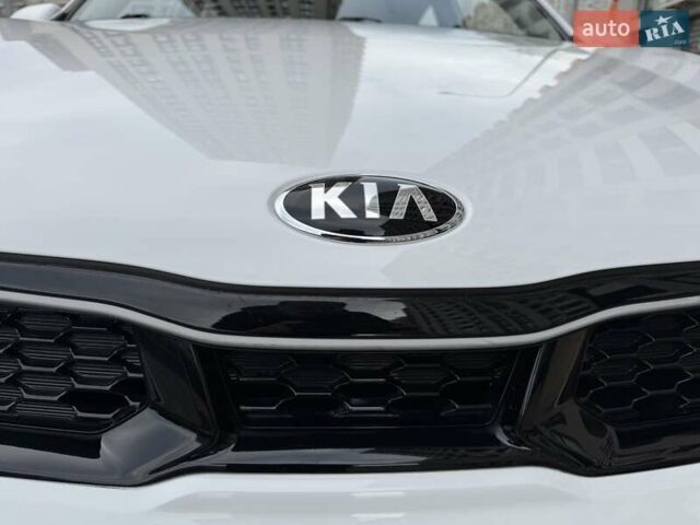 Белый Киа Rio X-Line, объемом двигателя 1.6 л и пробегом 6 тыс. км за 19900 $, фото 64 на Automoto.ua