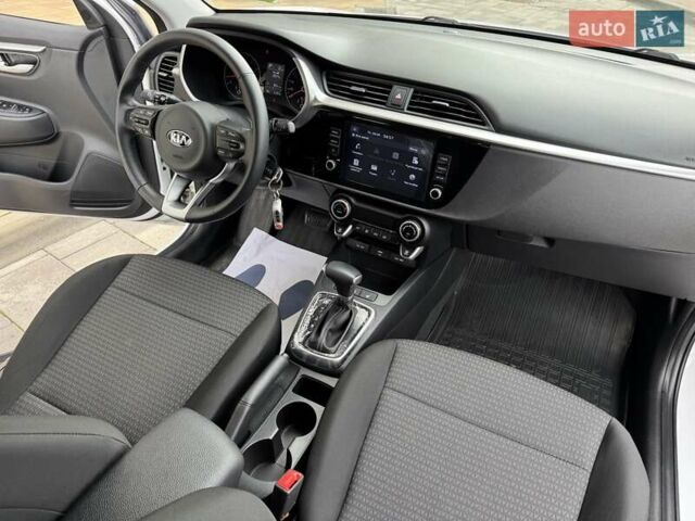 Белый Киа Rio X-Line, объемом двигателя 1.6 л и пробегом 6 тыс. км за 19900 $, фото 45 на Automoto.ua