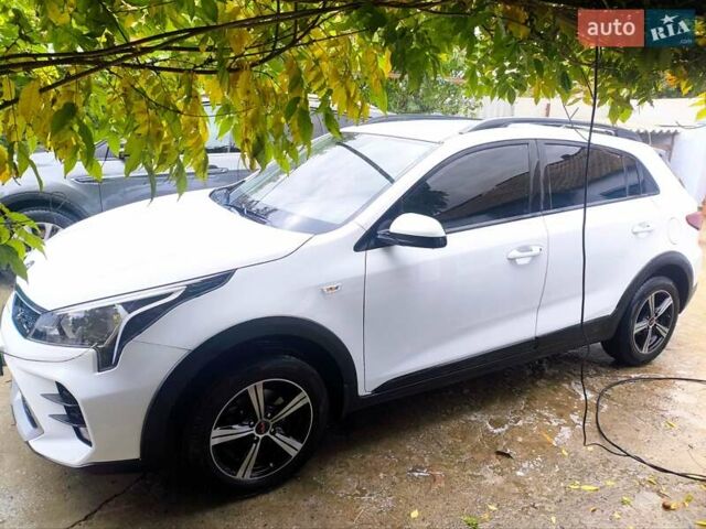 Білий Кіа Rio X-Line, об'ємом двигуна 1.59 л та пробігом 26 тис. км за 17500 $, фото 1 на Automoto.ua