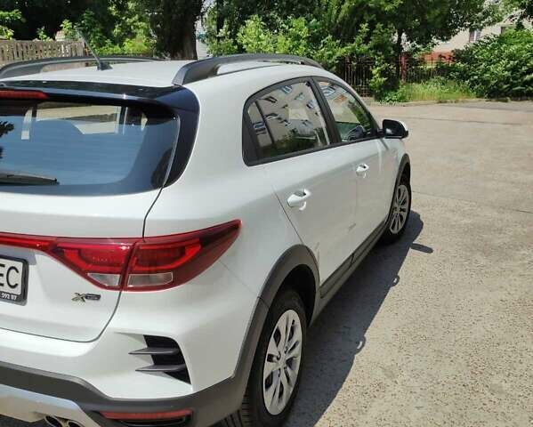 Белый Киа Rio X-Line, объемом двигателя 1.37 л и пробегом 39 тыс. км за 15500 $, фото 8 на Automoto.ua