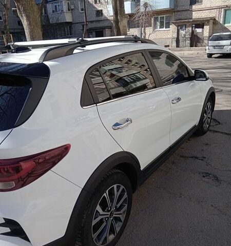 Белый Киа Rio X-Line, объемом двигателя 1.6 л и пробегом 47 тыс. км за 19000 $, фото 1 на Automoto.ua