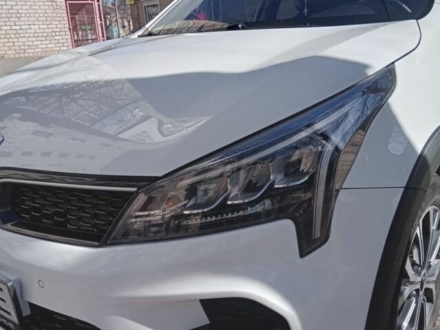 Білий Кіа Rio X-Line, об'ємом двигуна 1.6 л та пробігом 47 тис. км за 18200 $, фото 4 на Automoto.ua