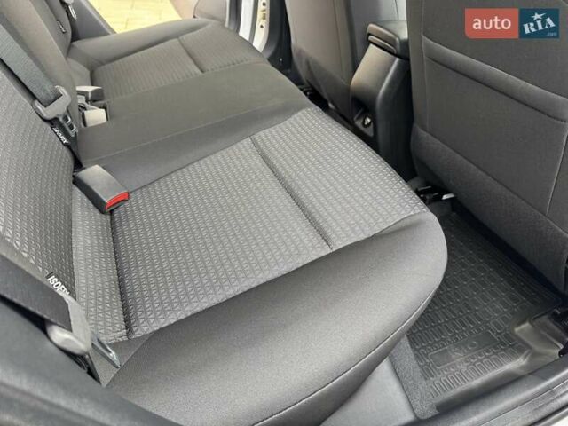 Белый Киа Rio X-Line, объемом двигателя 1.6 л и пробегом 6 тыс. км за 19900 $, фото 42 на Automoto.ua