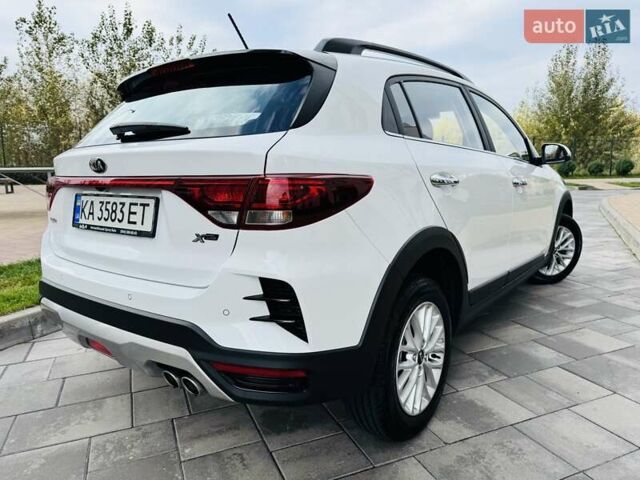 Белый Киа Rio X-Line, объемом двигателя 1.6 л и пробегом 6 тыс. км за 19900 $, фото 5 на Automoto.ua