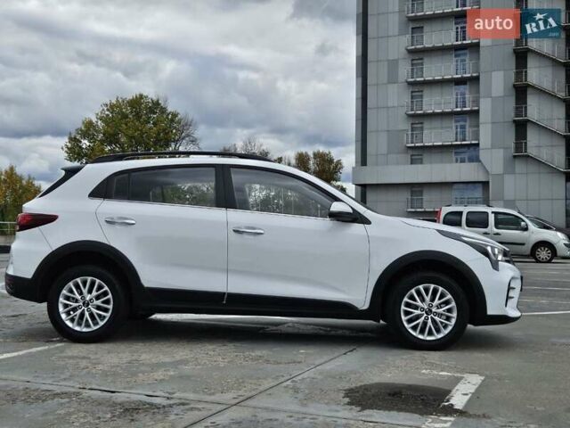 Білий Кіа Rio X-Line, об'ємом двигуна 1.59 л та пробігом 87 тис. км за 17500 $, фото 22 на Automoto.ua