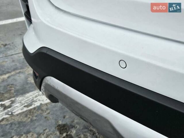 Білий Кіа Rio X-Line, об'ємом двигуна 1.59 л та пробігом 87 тис. км за 17500 $, фото 10 на Automoto.ua