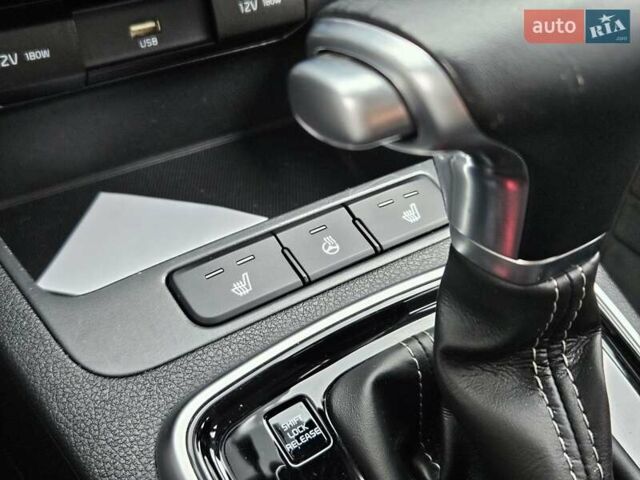 Білий Кіа Rio X-Line, об'ємом двигуна 1.59 л та пробігом 87 тис. км за 17500 $, фото 25 на Automoto.ua
