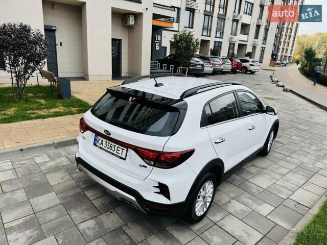 Белый Киа Rio X-Line, объемом двигателя 1.6 л и пробегом 6 тыс. км за 19900 $, фото 1 на Automoto.ua