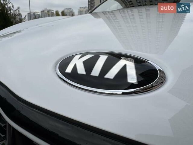 Белый Киа Rio X-Line, объемом двигателя 1.6 л и пробегом 6 тыс. км за 19900 $, фото 65 на Automoto.ua