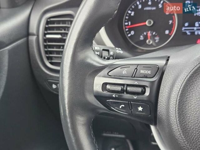 Білий Кіа Rio X-Line, об'ємом двигуна 1.59 л та пробігом 87 тис. км за 17500 $, фото 29 на Automoto.ua