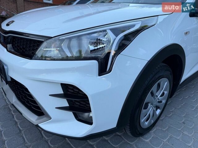 Белый Киа Rio X-Line, объемом двигателя 1.6 л и пробегом 27 тыс. км за 15999 $, фото 24 на Automoto.ua