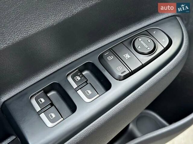 Бежевый Киа Rio X-Line, объемом двигателя 1.6 л и пробегом 39 тыс. км за 16800 $, фото 61 на Automoto.ua