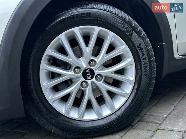 Бежевый Киа Rio X-Line, объемом двигателя 1.6 л и пробегом 39 тыс. км за 16800 $, фото 14 на Automoto.ua