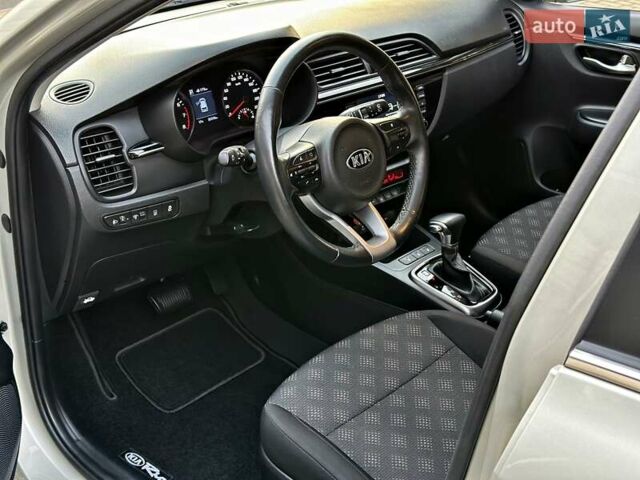 Бежевый Киа Rio X-Line, объемом двигателя 1.6 л и пробегом 39 тыс. км за 16800 $, фото 45 на Automoto.ua