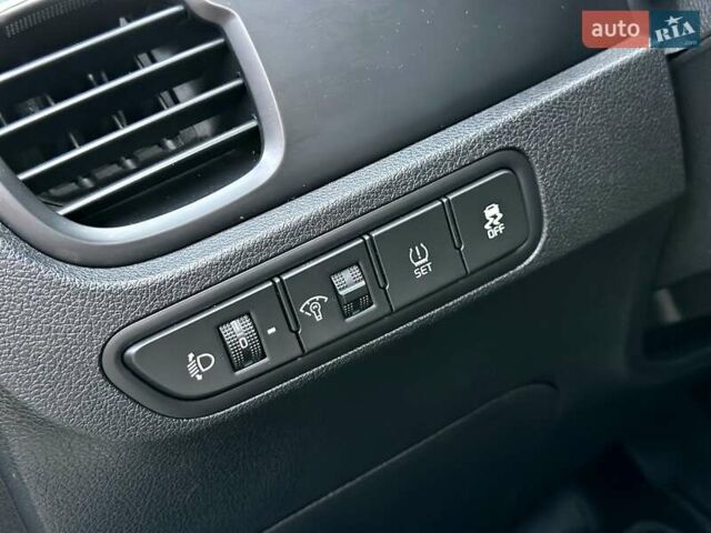 Бежевый Киа Rio X-Line, объемом двигателя 1.6 л и пробегом 39 тыс. км за 16800 $, фото 60 на Automoto.ua