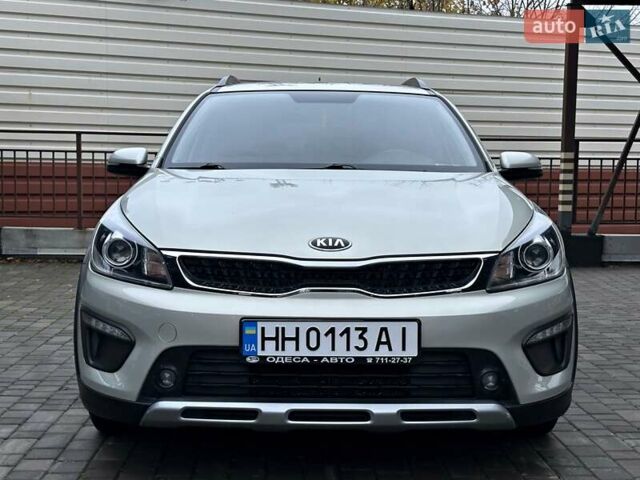 Бежевый Киа Rio X-Line, объемом двигателя 1.6 л и пробегом 39 тыс. км за 16800 $, фото 3 на Automoto.ua