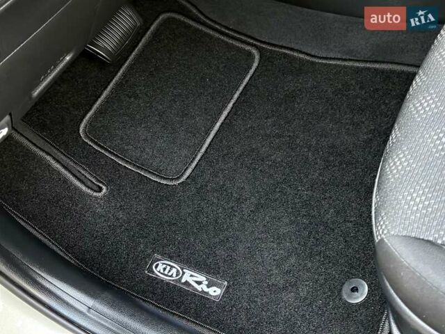 Бежевый Киа Rio X-Line, объемом двигателя 1.6 л и пробегом 39 тыс. км за 16800 $, фото 64 на Automoto.ua