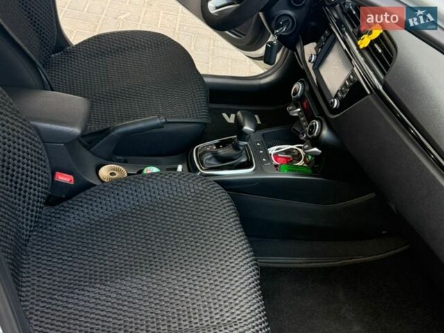 Бежевый Киа Rio X-Line, объемом двигателя 1.6 л и пробегом 44 тыс. км за 14999 $, фото 38 на Automoto.ua