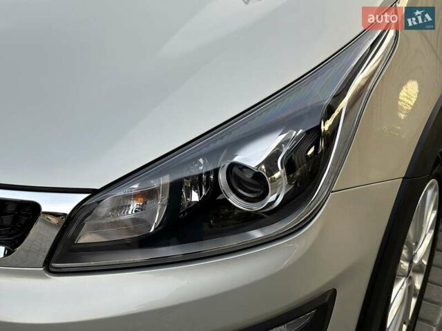 Бежевый Киа Rio X-Line, объемом двигателя 1.6 л и пробегом 39 тыс. км за 16800 $, фото 21 на Automoto.ua