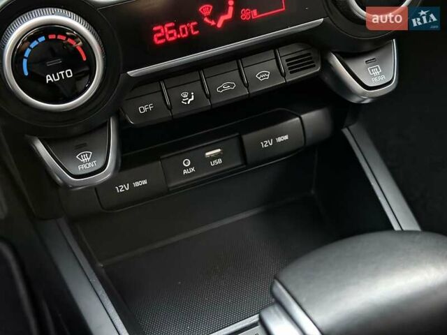 Бежевый Киа Rio X-Line, объемом двигателя 1.6 л и пробегом 39 тыс. км за 16800 $, фото 49 на Automoto.ua