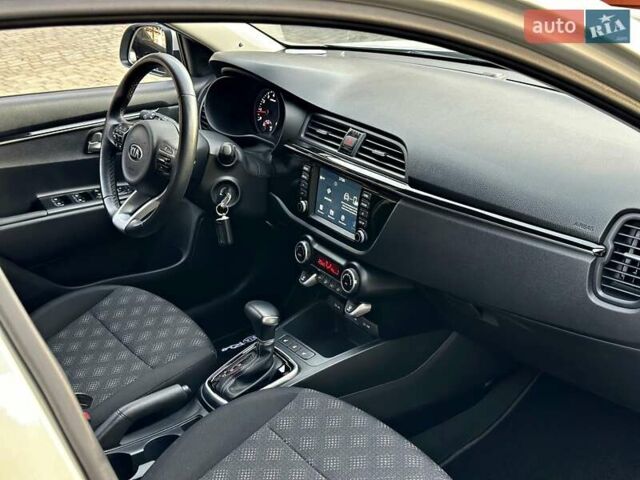 Бежевый Киа Rio X-Line, объемом двигателя 1.6 л и пробегом 39 тыс. км за 16800 $, фото 46 на Automoto.ua