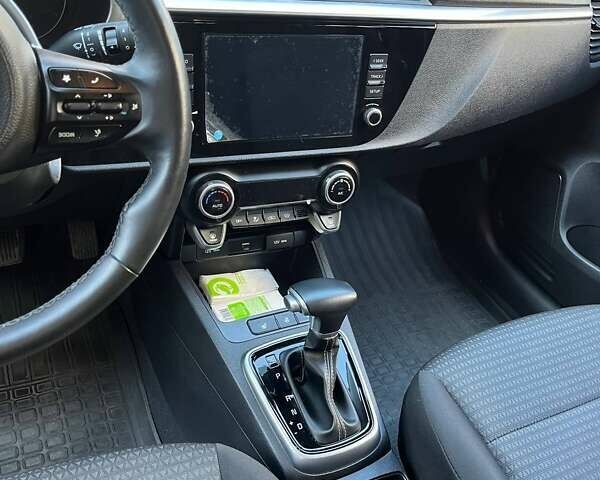 Черный Киа Rio X-Line, объемом двигателя 1.59 л и пробегом 50 тыс. км за 17600 $, фото 2 на Automoto.ua