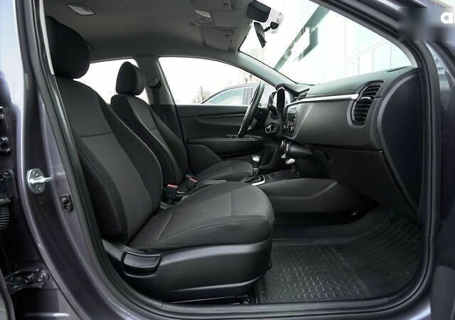 Кіа Rio X-Line, об'ємом двигуна 1.6 л та пробігом 49 тис. км за 18215 $, фото 5 на Automoto.ua