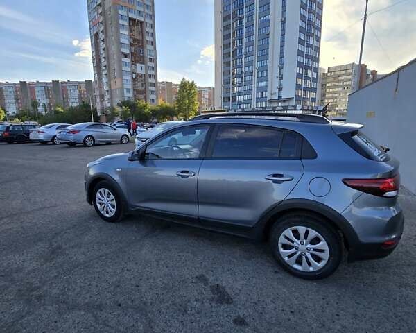 Сірий Кіа Rio X-Line, об'ємом двигуна 1.6 л та пробігом 260 тис. км за 13000 $, фото 16 на Automoto.ua