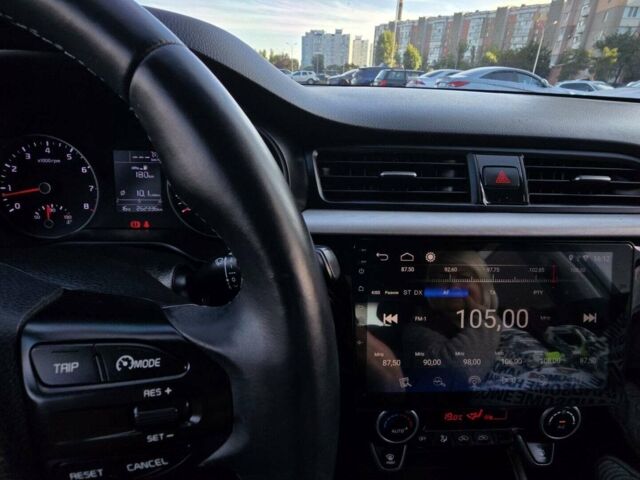 Сірий Кіа Rio X-Line, об'ємом двигуна 1.6 л та пробігом 260 тис. км за 11500 $, фото 17 на Automoto.ua