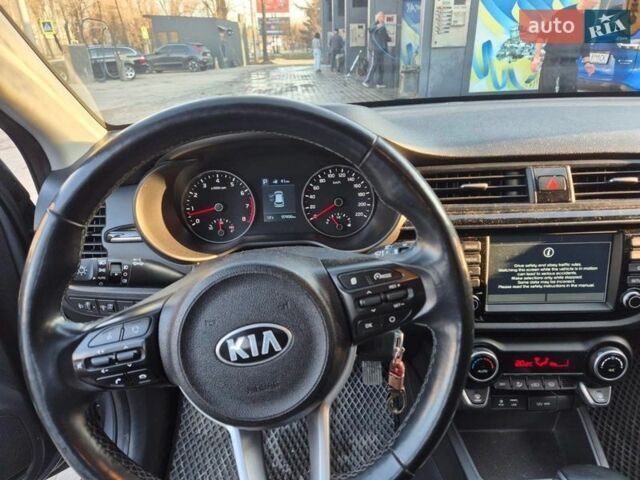 Сірий Кіа Rio X-Line, об'ємом двигуна 1.6 л та пробігом 98 тис. км за 13999 $, фото 5 на Automoto.ua