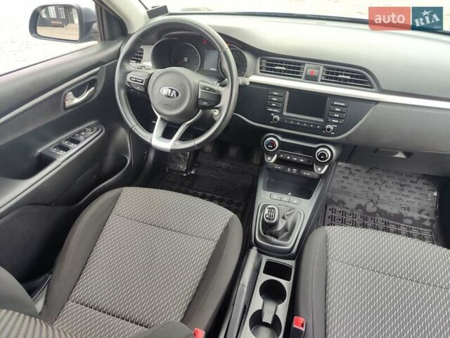 Серый Киа Rio X-Line, объемом двигателя 1.59 л и пробегом 22 тыс. км за 12950 $, фото 10 на Automoto.ua