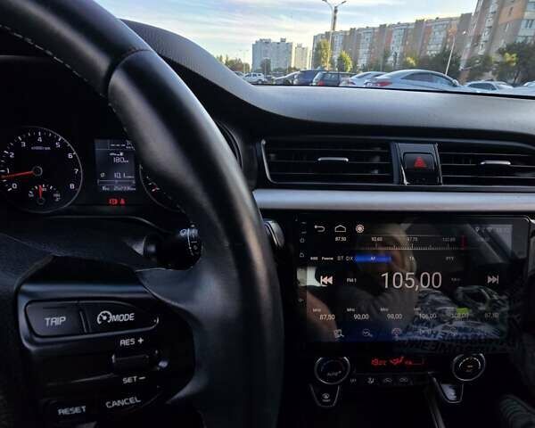 Сірий Кіа Rio X-Line, об'ємом двигуна 1.6 л та пробігом 260 тис. км за 13000 $, фото 17 на Automoto.ua