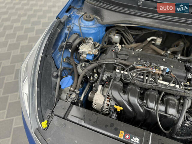 Синий Киа Rio X-Line, объемом двигателя 1.6 л и пробегом 107 тыс. км за 14900 $, фото 25 на Automoto.ua