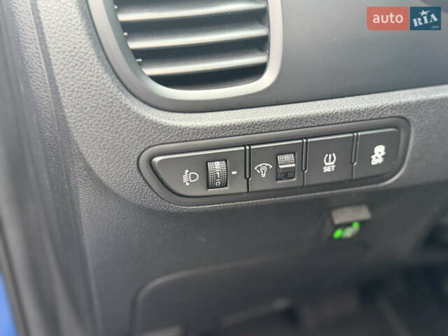 Синий Киа Rio X-Line, объемом двигателя 1.6 л и пробегом 107 тыс. км за 14900 $, фото 19 на Automoto.ua