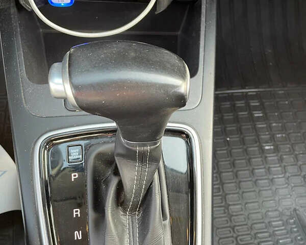 Синій Кіа Rio X-Line, об'ємом двигуна 1.6 л та пробігом 148 тис. км за 17100 $, фото 2 на Automoto.ua