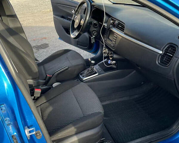 Синій Кіа Rio X-Line, об'ємом двигуна 1.6 л та пробігом 148 тис. км за 17100 $, фото 3 на Automoto.ua