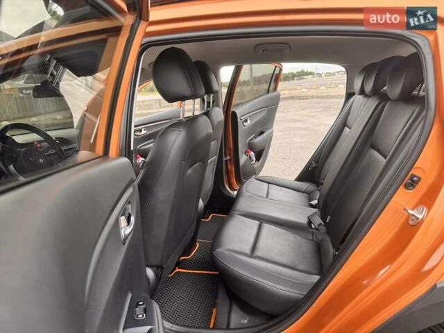 Оранжевый Киа Rio X-Line, объемом двигателя 1.6 л и пробегом 31 тыс. км за 18200 $, фото 18 на Automoto.ua