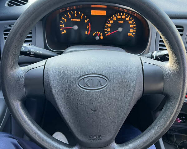 Білий Кіа Ріо, об'ємом двигуна 1.4 л та пробігом 121 тис. км за 4850 $, фото 17 на Automoto.ua